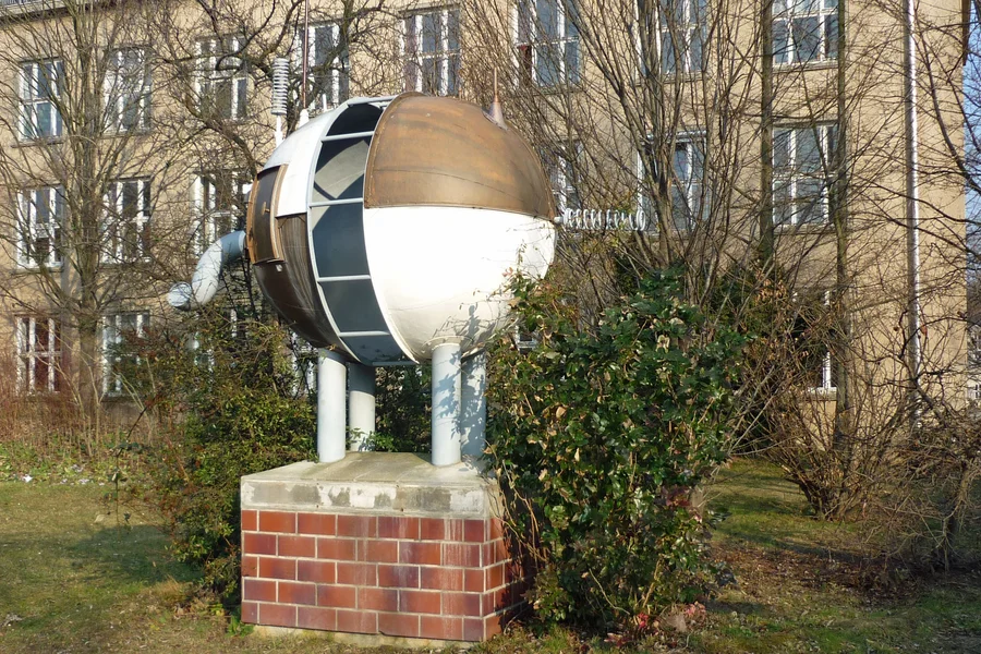 Monument to the inventor of the integrating sphere - Richard Ulbricht in Dresden